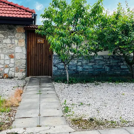 бунгало- Bungalow-каварна * קברנה
